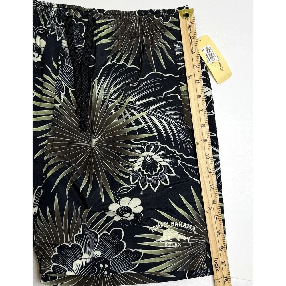 Tommy Bahama Men's Swim Trunks Size M Black Floral Hawaiian Board Shorts NWT‎